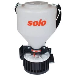 Solo Hand Crank Spreader With 20 Lb Poly Hopper