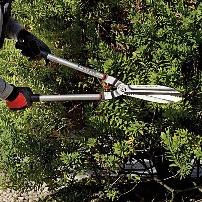 Bahco 9.5-inch Blade Hedge Shears, 30-inch Overall Length 6 Bahco 9.5-inch Blade Hedge Shears, 30-inch Overall Length - Image 6